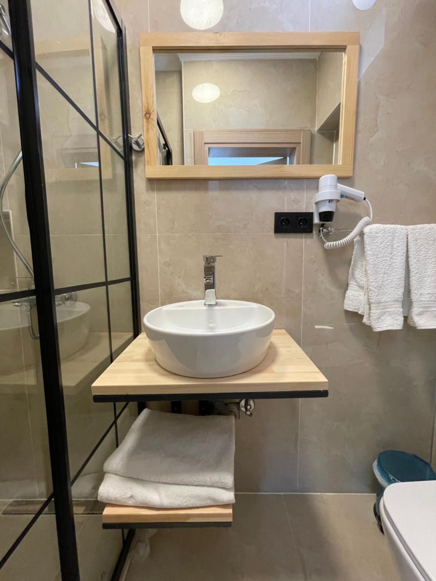 Double Room with Garden View,1563569080:JPEG